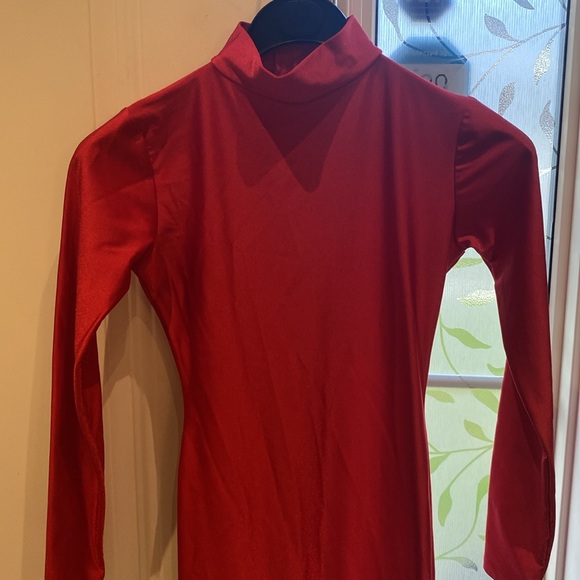 Red long sleeved stretchy body suit size Medium - Picture 4 of 6